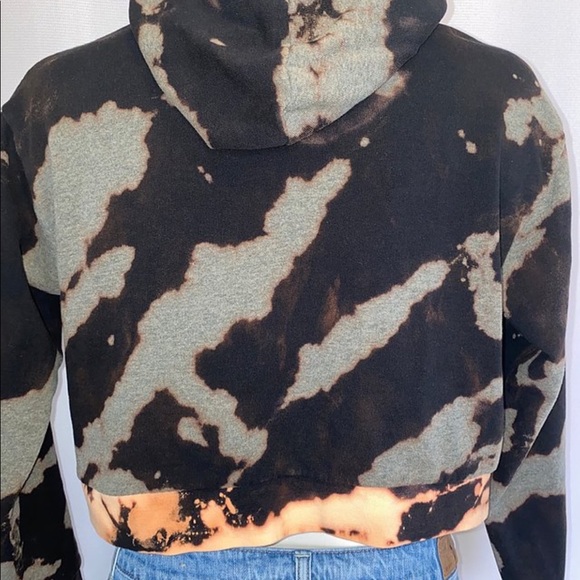 *CUSTOM REVERSE DYED CROPPED HOODIE - Picture 7 of 7